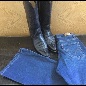 LEVI’S  SLIMING  BOOT CUT ⭐️ BUNDLE 3 FOR $18⭐️